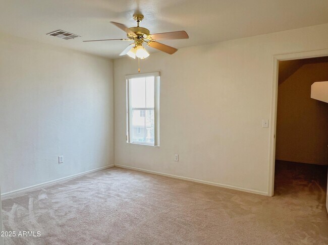 Building Photo - 3041 W Darien Way