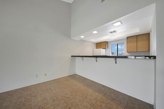 Building Photo - 40953 Inverness Way