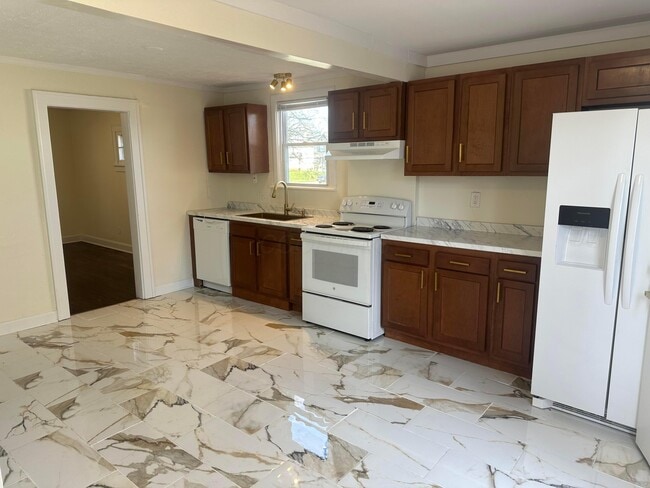 Building Photo - 1024 Miller Ave