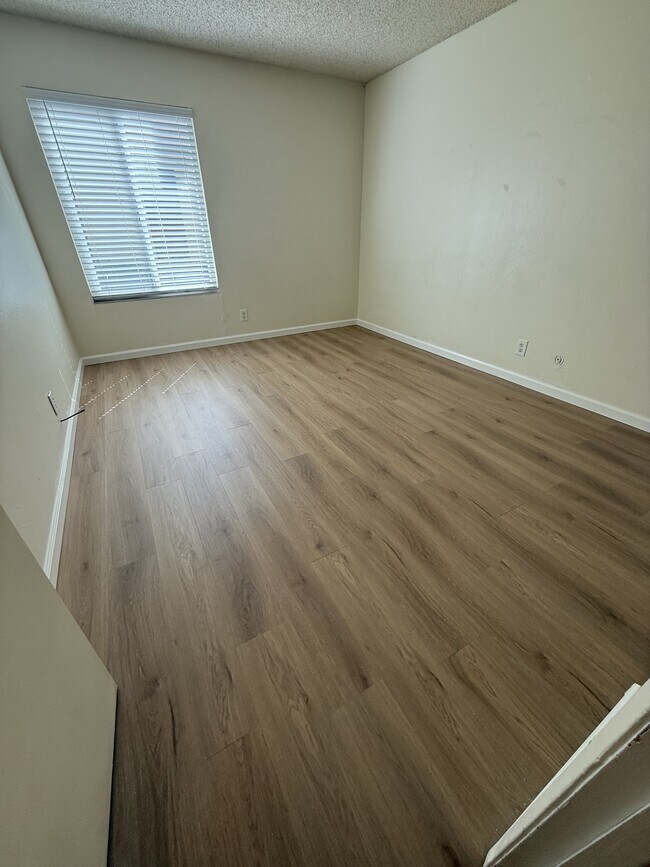 Building Photo - 975 Murrieta Blvd