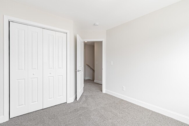 Building Photo - 4825 Ancient Glacier Ln