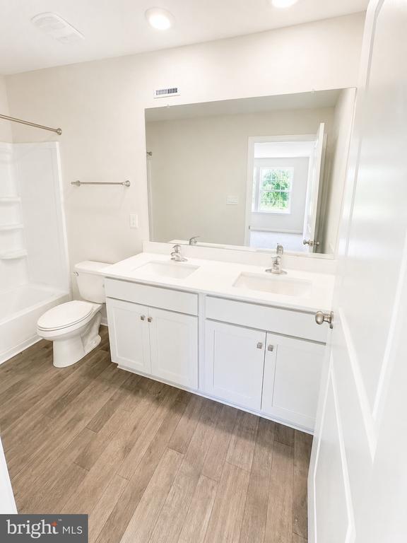 Building Photo - 344 Mazzeo Dr