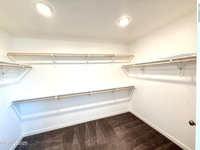 Building Photo - 556 Vaquero Ct