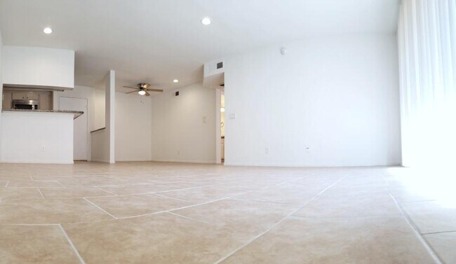 Building Photo - 1 bedroom in North Hollywood CA 91601
