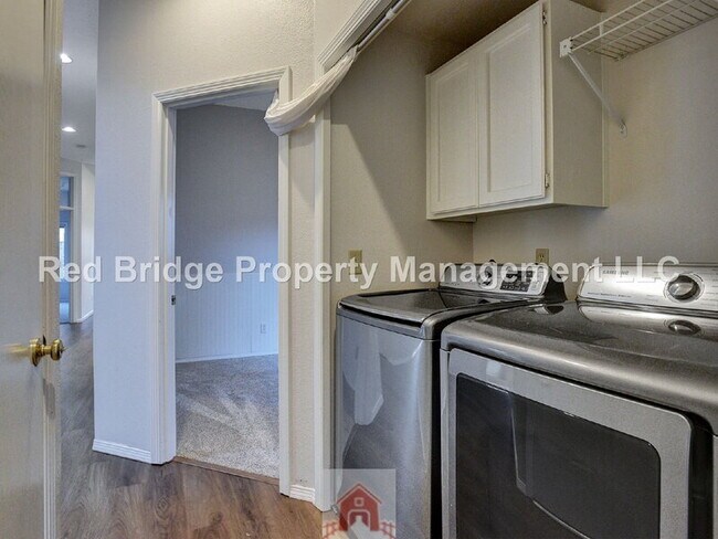 Building Photo - 2356 SW 214th Pl