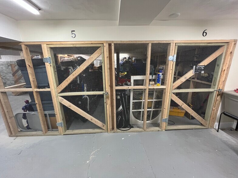 Building Photo - 925-927-927 Massachusetts Ave