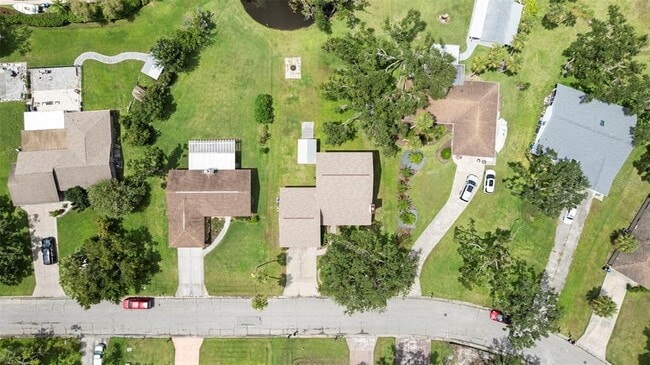 Building Photo - 8006 Oak Dr