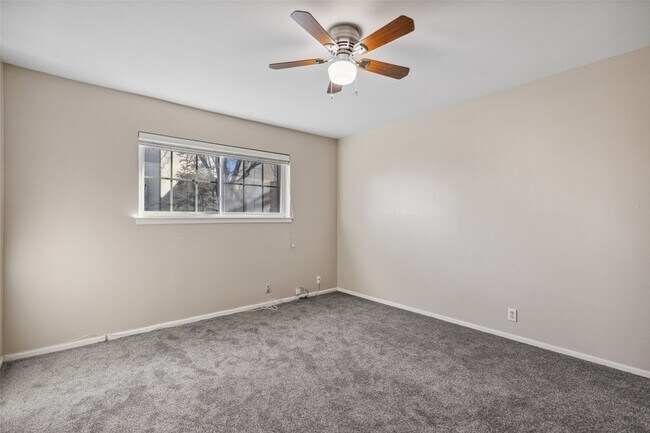 Building Photo - 7918 Royal Ln