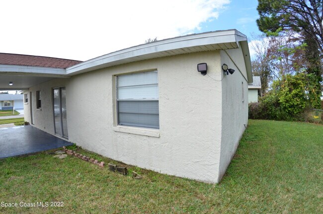 Building Photo - 2912 Pembroke Rd