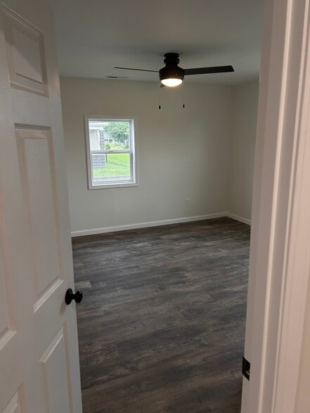 Building Photo - 1702 McCulloch Ave