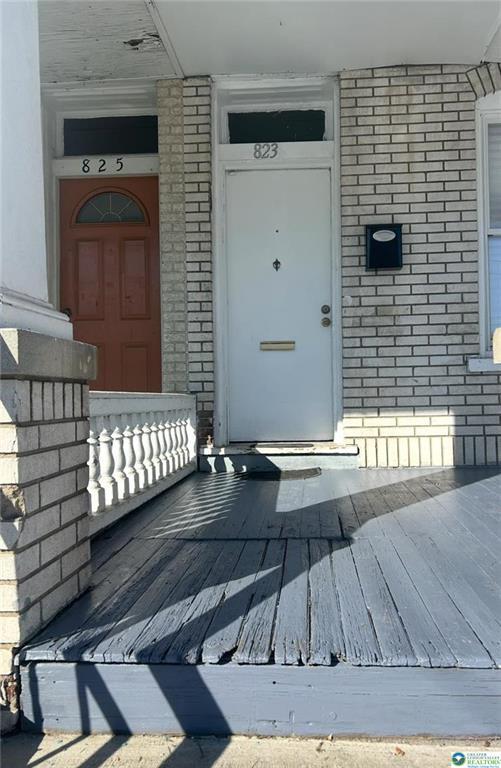 Building Photo - 823 Washington St