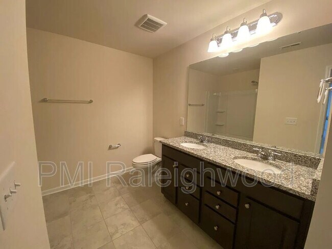 Building Photo - 2124 Fox Chapel Pl