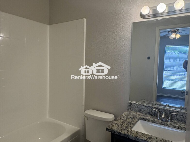 Building Photo - 10258 Maverick Dr