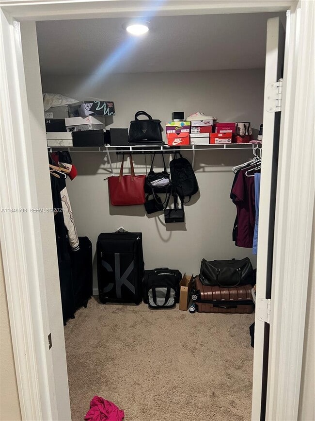 Building Photo - 172 SW Langfield Ave