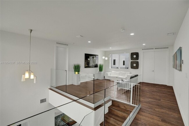 Building Photo - 9995 NW 75th St