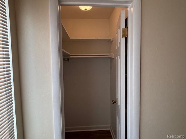 Building Photo - 417 Parkdale Ave