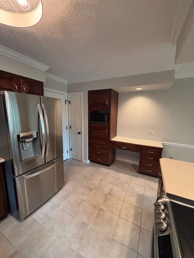 Building Photo - West Knoxville Townhouse