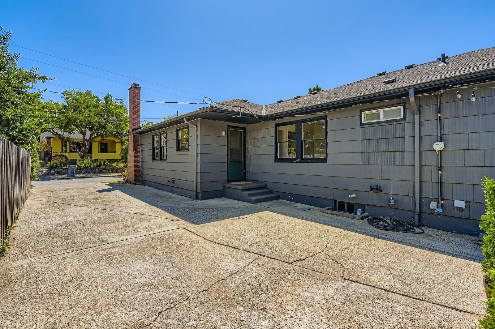 Building Photo - 821 NE Holman St