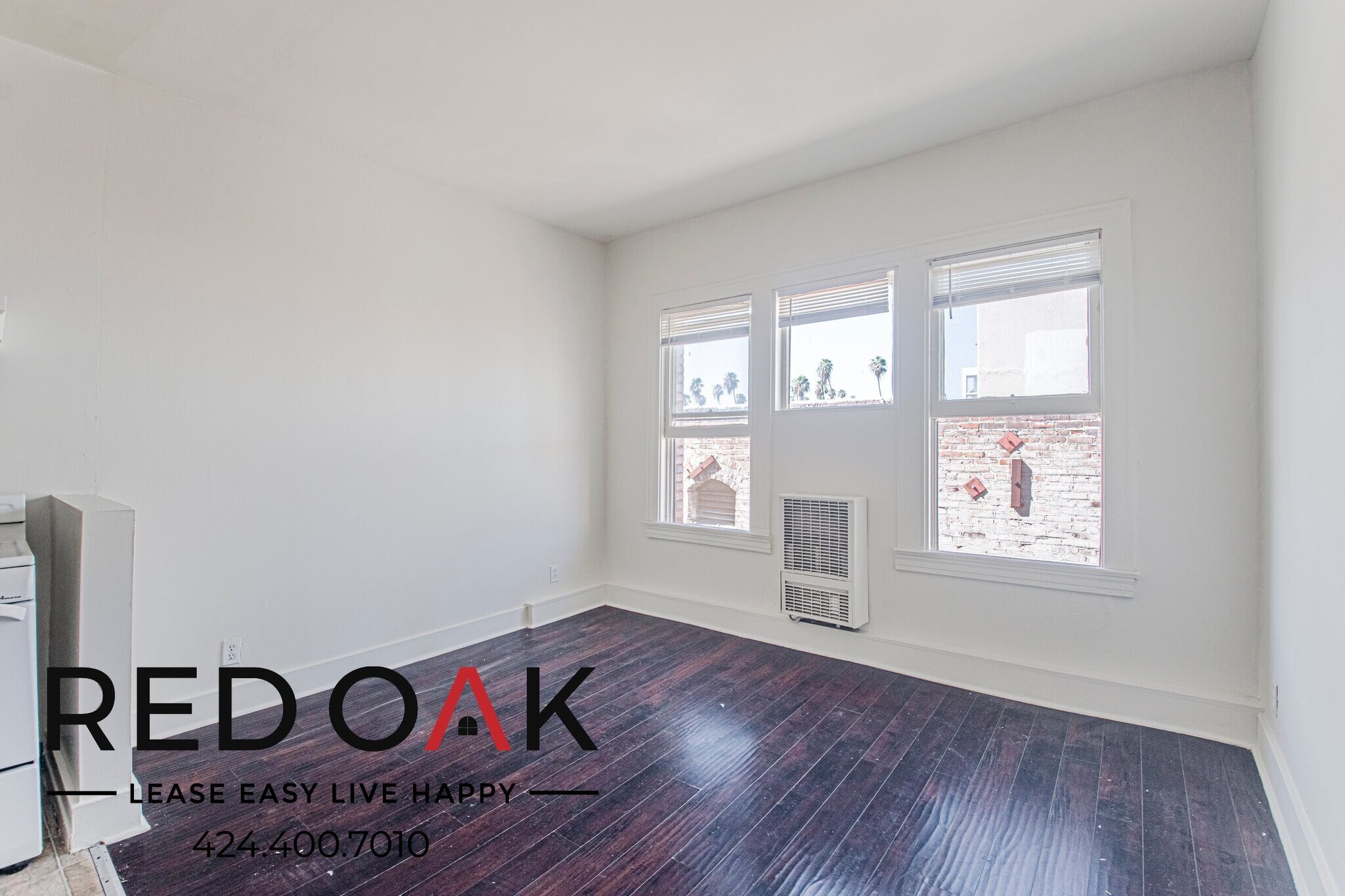 Building Photo - 537 S Kenmore Ave