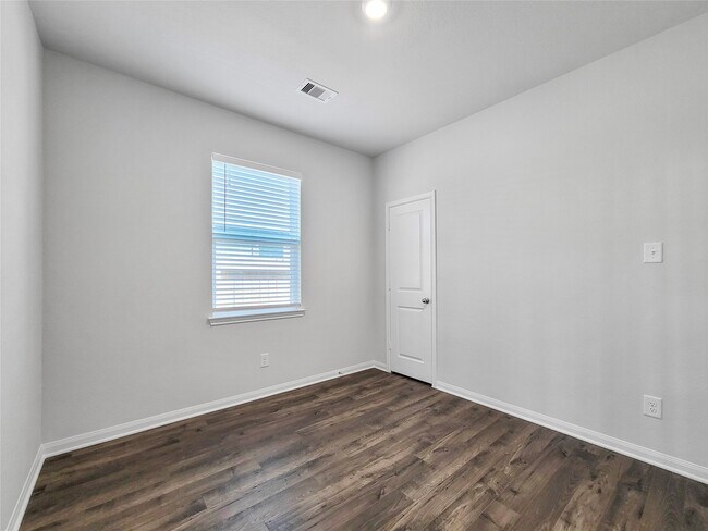 Building Photo - 305 Grayson Baw Ln