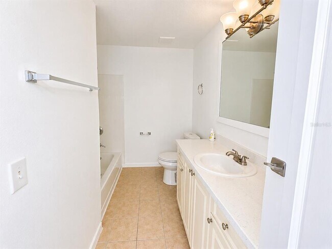 Building Photo - 1218 Bermuda Lakes Ln