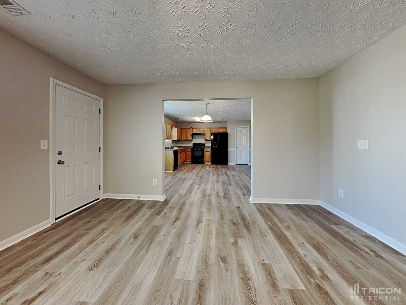 Building Photo - 210 Railside Dr