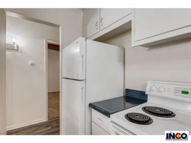 Building Photo - 6075 S Sterne Pkwy