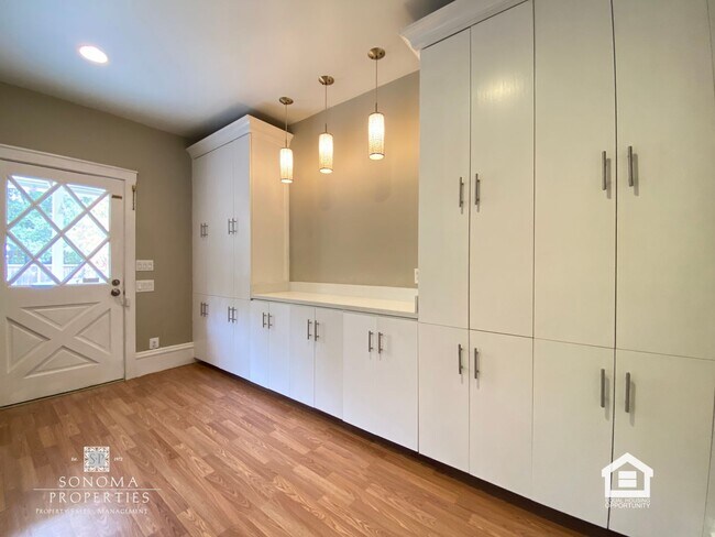 Building Photo - Charming 3bd/2ba Home on Sonoma Highway