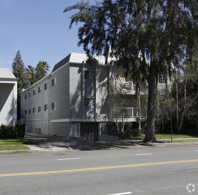Building Photo - 4636 Fulton Ave