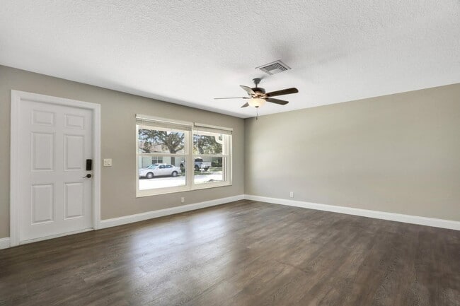 Building Photo - 105 Wingate Dr