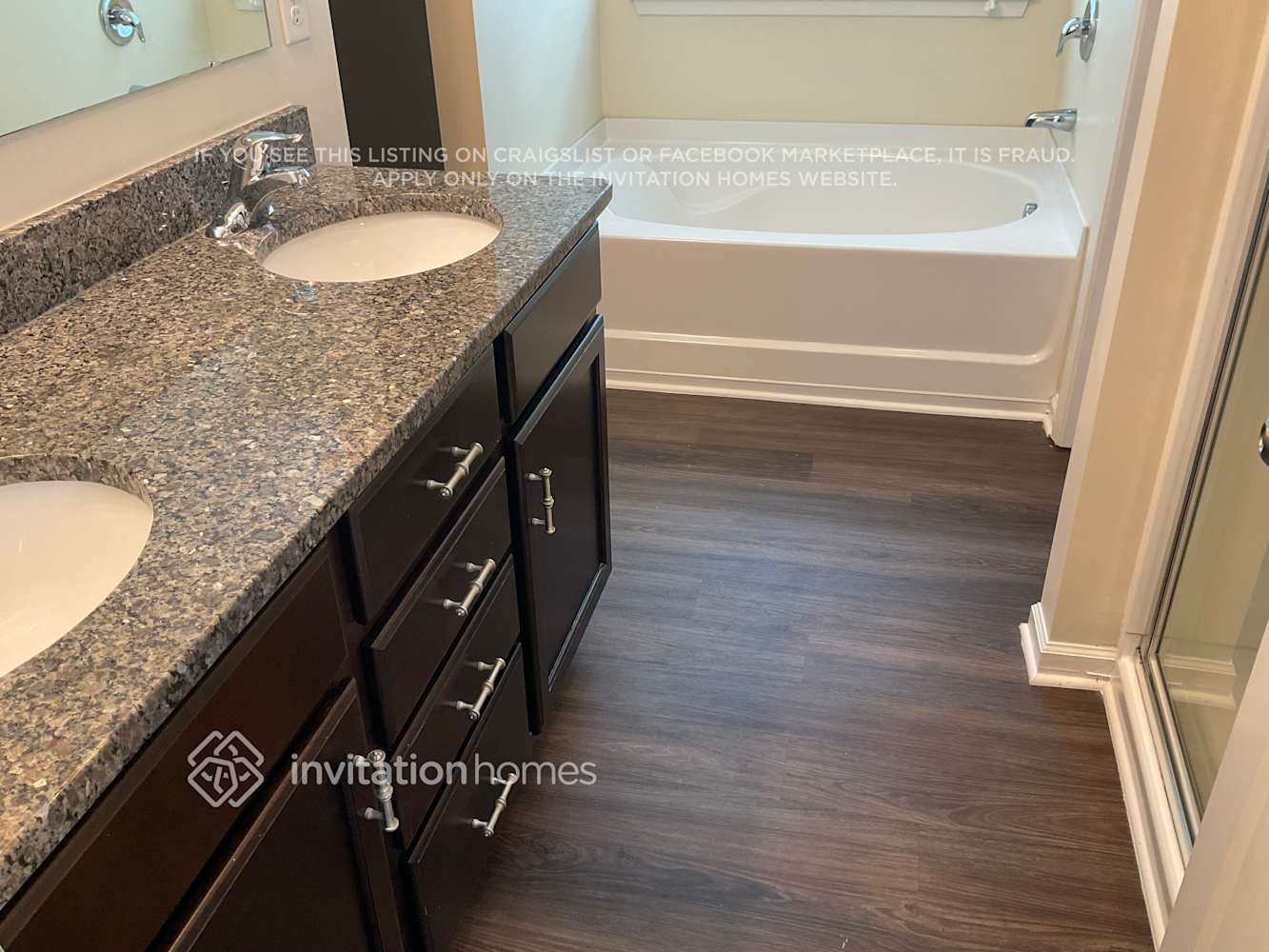 Building Photo - 8130 Dumphries Dr