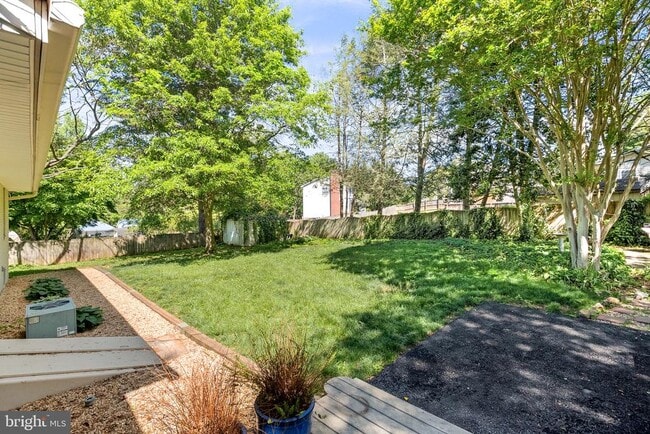 Building Photo - 521 S. Nursery Ave.