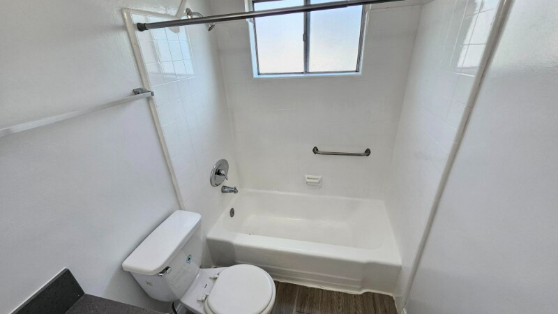 Building Photo - 545 Hayworth Ave
