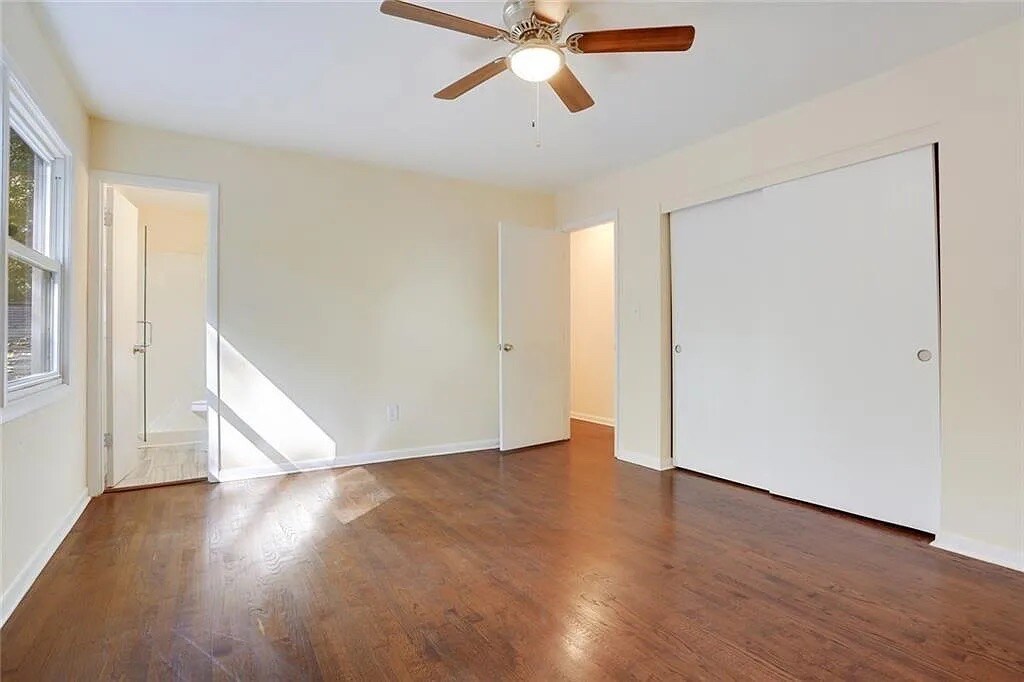 Building Photo - Room in House on Shawnee Trail