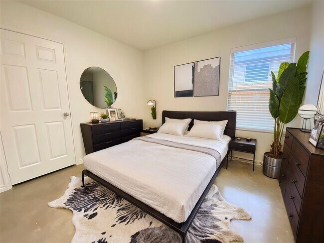 Building Photo - 2320 Duntov Dr