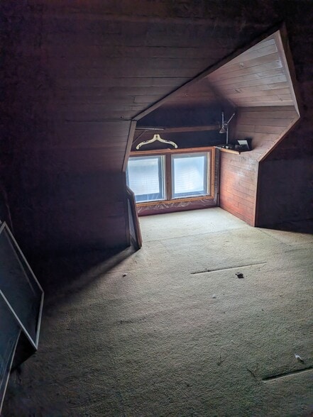 Building Photo - 916 N Broadway Dr