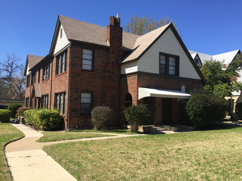 4 Plex - 3400 S University Dr