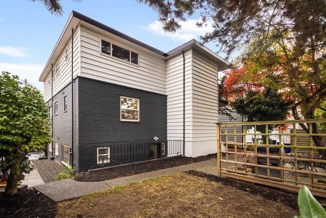 Building Photo - 6721 24th Ave NW