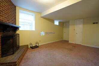 Building Photo - 266 Chestnut Hill Ave