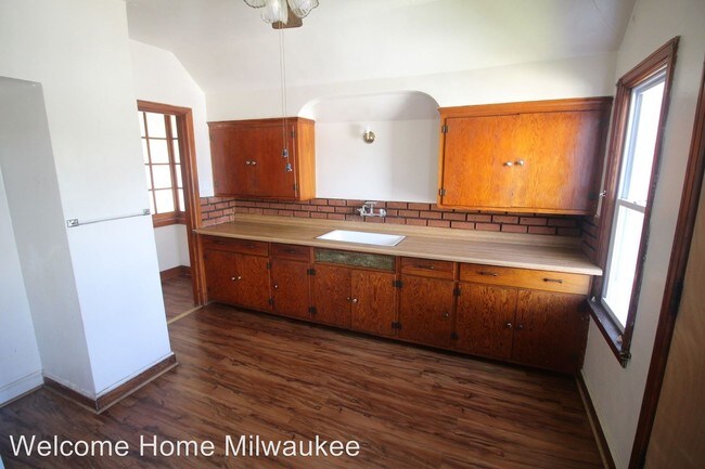 Building Photo - 4703 N 39th St