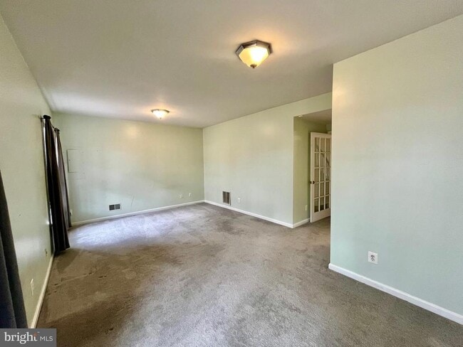Building Photo - 7504 Lamoyne Ct