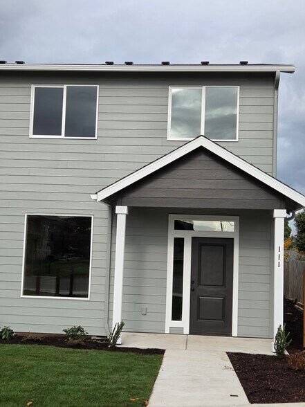 Building Photo - 141 Section St