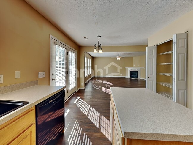 Building Photo - 3128 Hidden Creek Dr