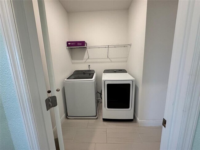 Building Photo - 9743 Amber Chestnut Wy