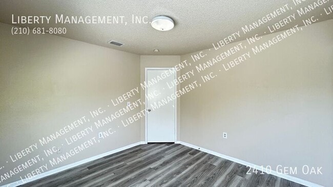 Building Photo - 2410 Gem Oak