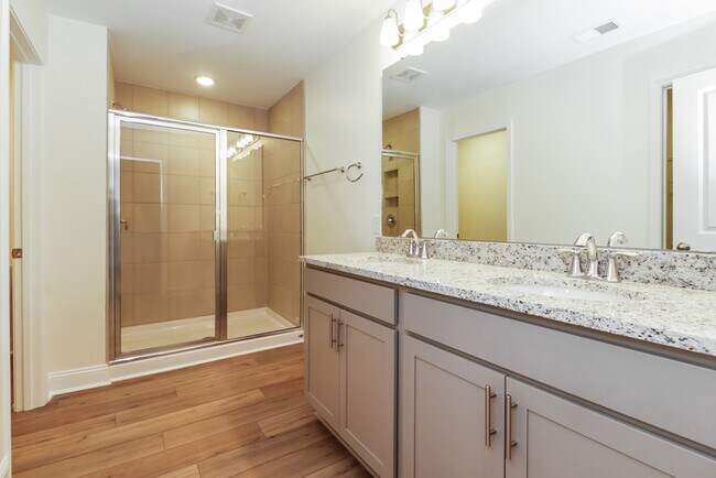 Building Photo - Modern 4 Bedroom in Hanahan