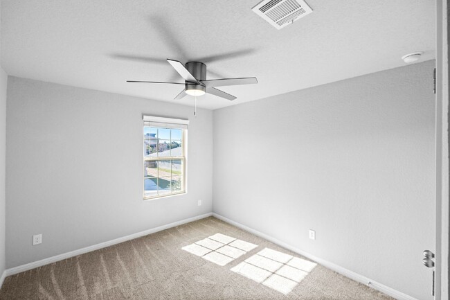 Building Photo - Free Month of Rent with 18 Month Lease Sig...