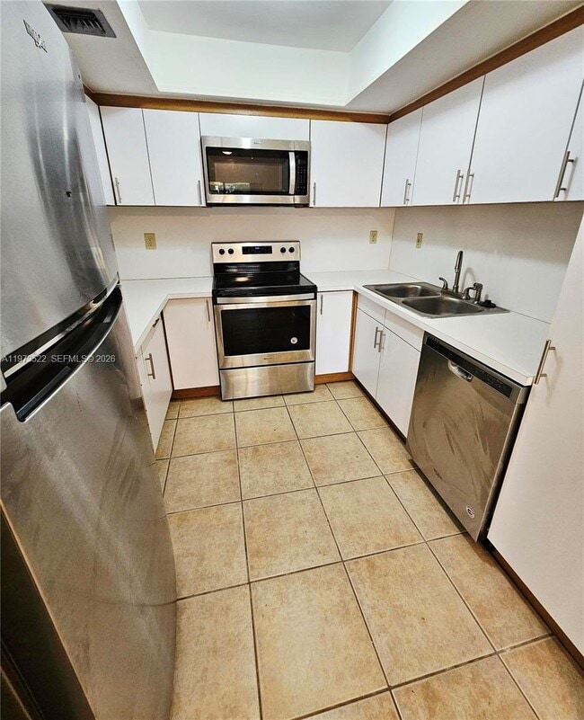 Building Photo - 9015 SW 125th Ave