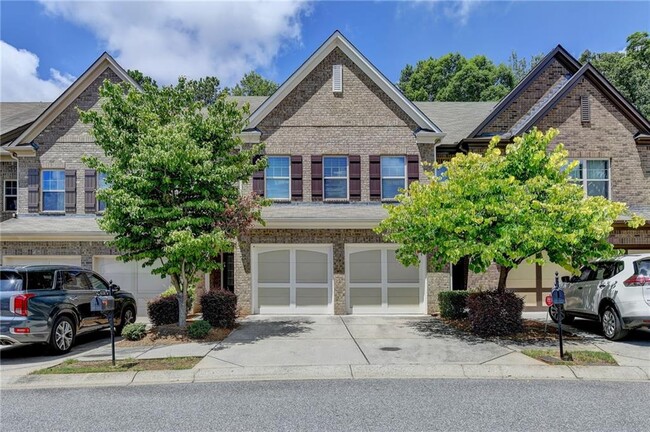 Building Photo - 2152 Greencrest Cir