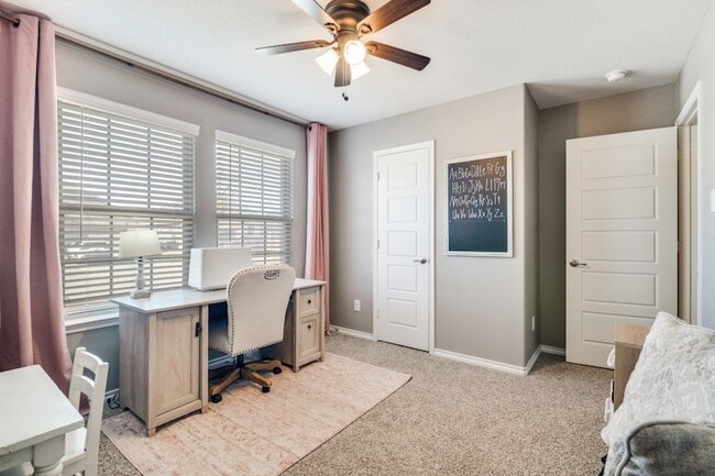 Building Photo - 158 Coyote Trl